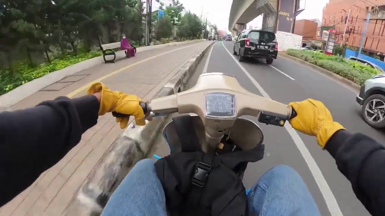 Jalan-jalan naik Vespa PTS 1979