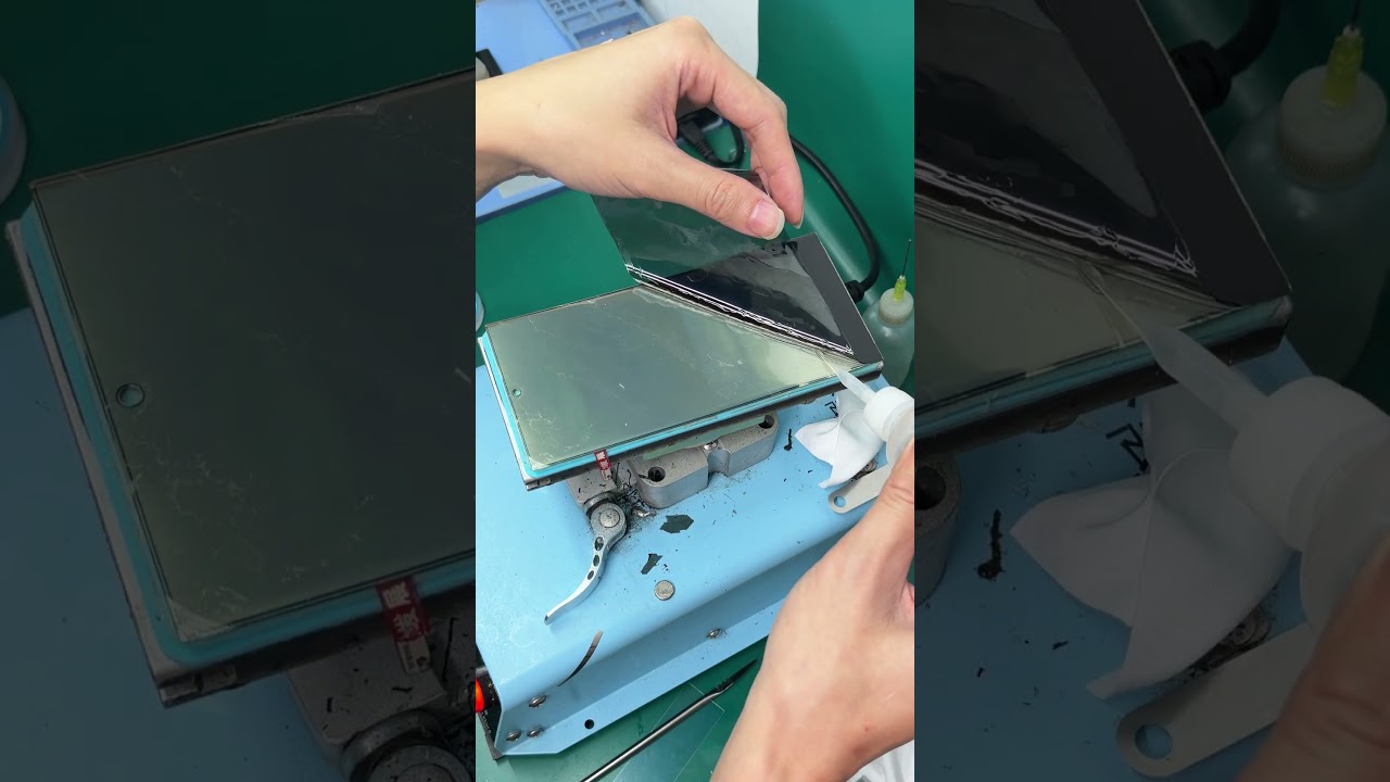Samsung S23 Ultra polarizer refurb 🔥📱Hardest screen repairs 😈Guess the liquid for separation? 🤔💧👇