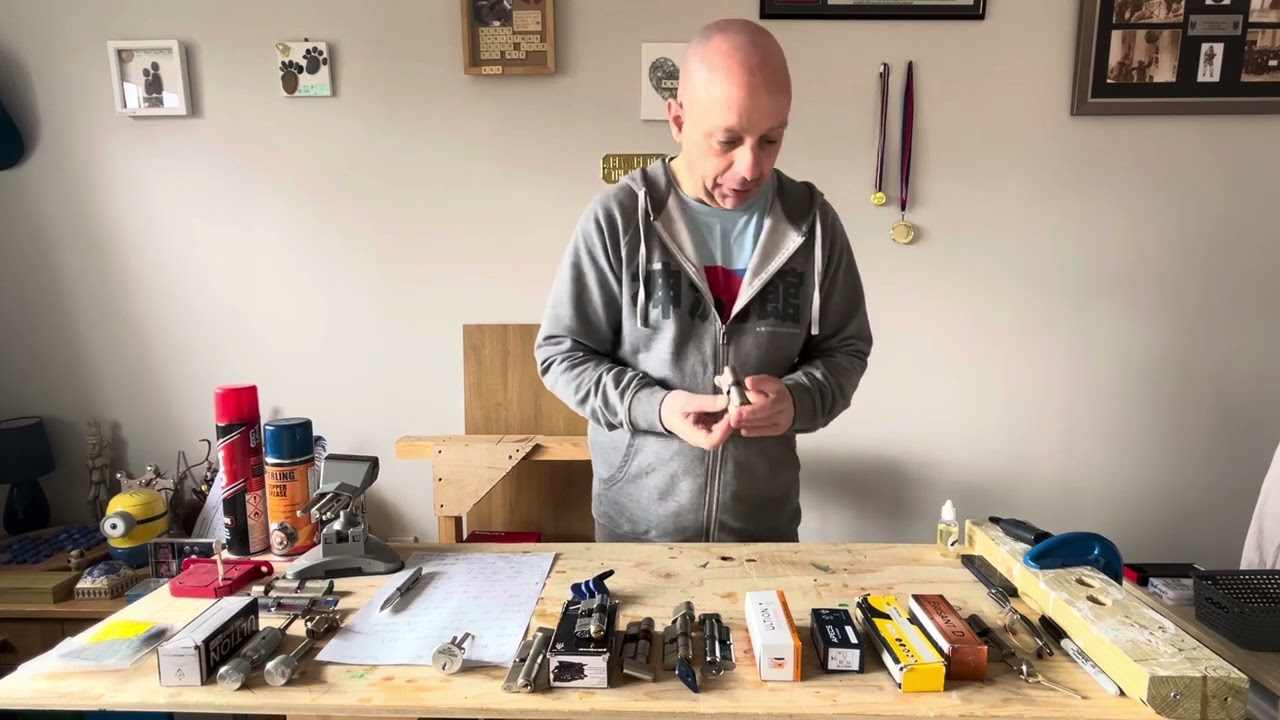 Call a locksmith BEFORE you need one....and here is why !! #pricing #scammers #frifriendtriangle