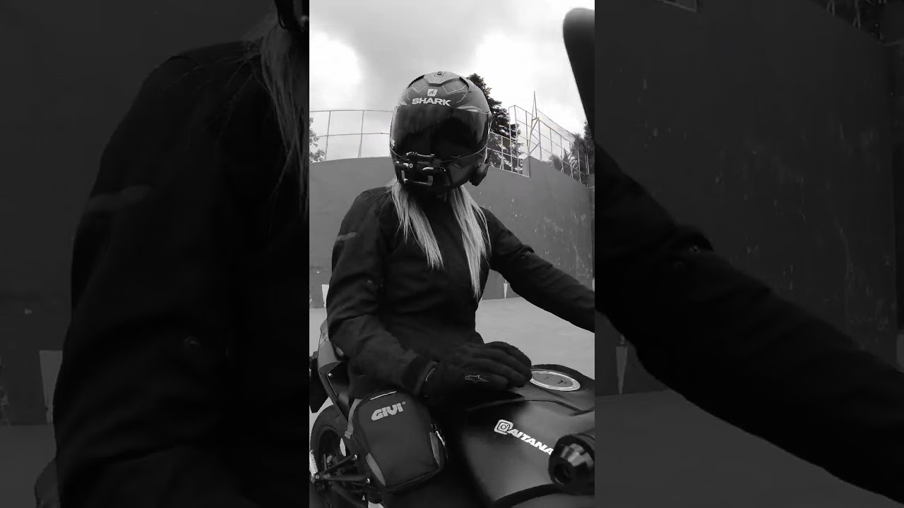 A VECES TOCA CAMUFLARSE! #motera  #bikergirl