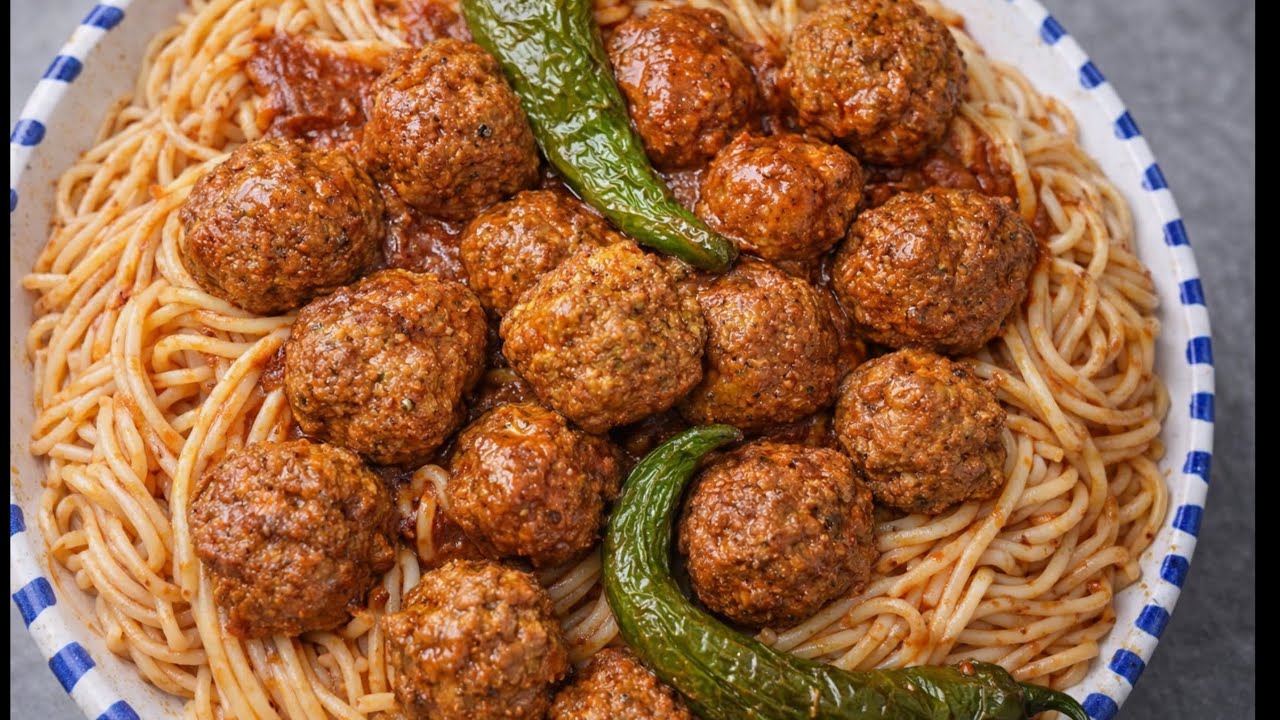 spaghetti🍝 avec des boulettes de viande hachée ❤️❤️❤️ مقرونة باللحم المشروم 🍅😋🔥