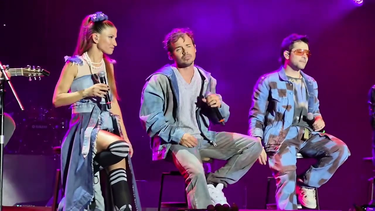 Me Da Igual⭐🎶#erreway #errewaytour #rebeldeway #parati #live #fypシ゚viral #fyp #concert #musica #you