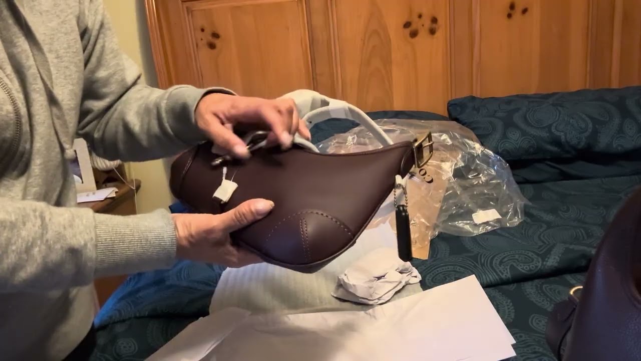 📦 Unboxing my Coach Hamptons Hobo bag in Black Currant  ❤️🛍️