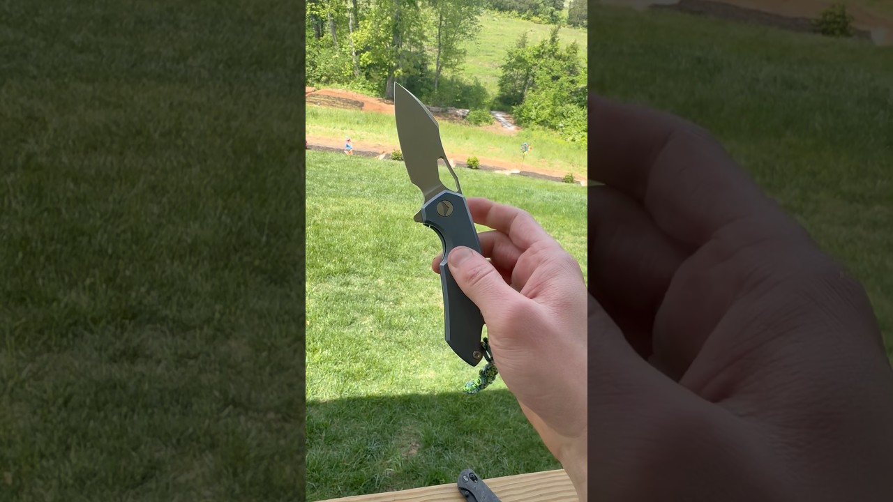 Two knife bangers! #blade #knifeworld #subscribe #fypシ #youtubeshorts #shortsfeed #short #trending