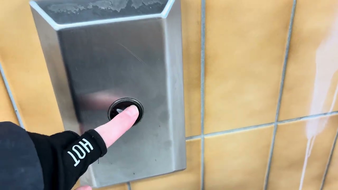 Generic lift at Multi-storey Car Park Brentwood 