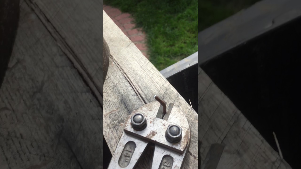 Easy method to remove nails from Pallet wood