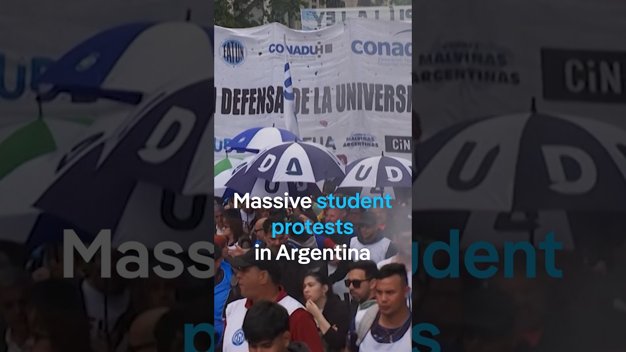 Massive university march in Buenos Aires protests Milei&rsquo;s education budget cuts | DW NEWS