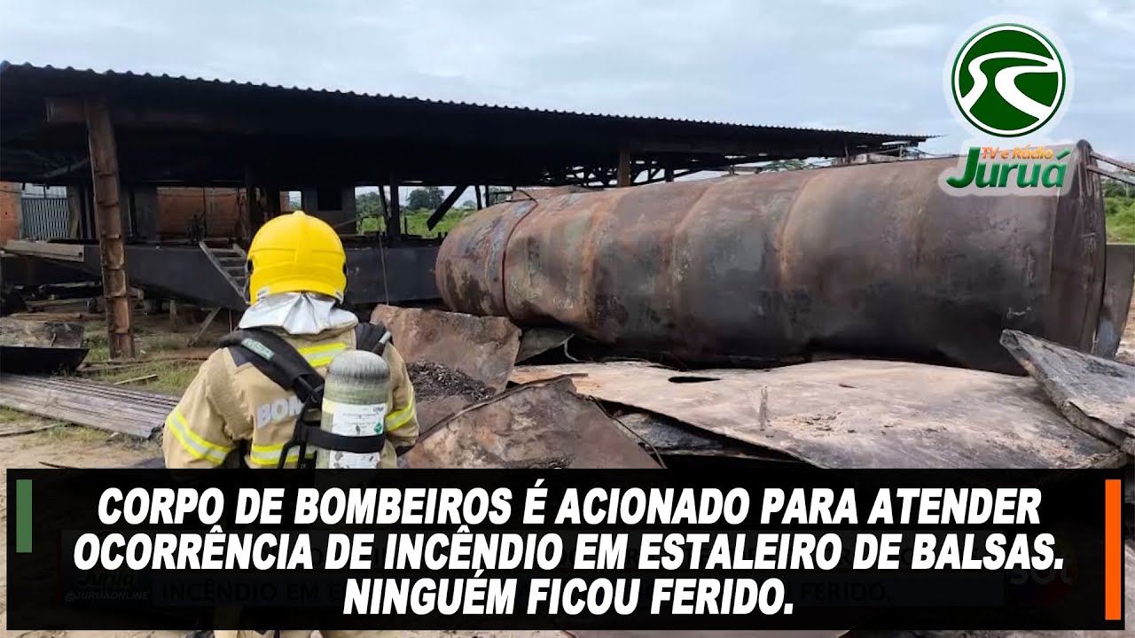 Corpo de Bombeiros é acionado para atender ocorrência de incêndio em estaleiro de balsas.