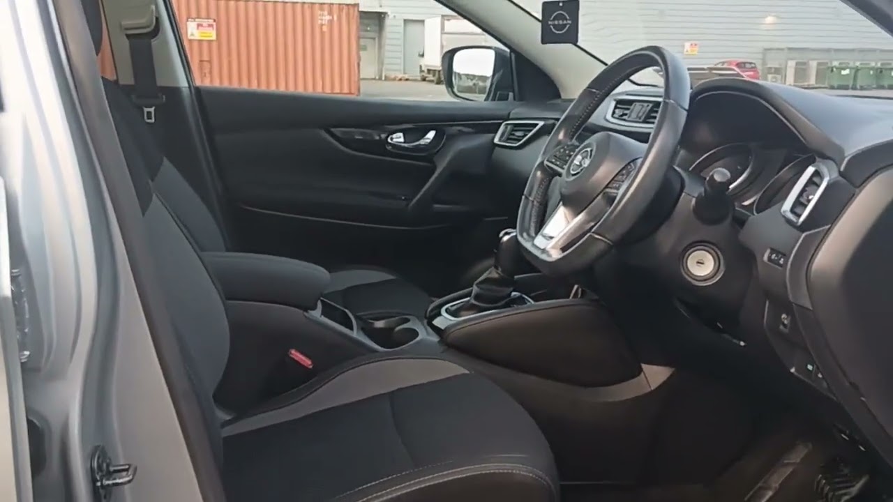 182KY230 - Nissan QASHQAI 1.2 PET SV CVT SS 18 4DR Auto RefId: 712938