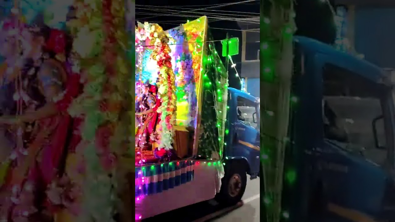 മുണ്ടയാപറമ്പ് ക്ഷേത്രത്തിലേക്കുള്ള താലപ്പൊലി ഘോഷയാത്ര അങ്ങാടിക്കടവ് ടൗണിൽ എത്തിയപ്പോൾ 