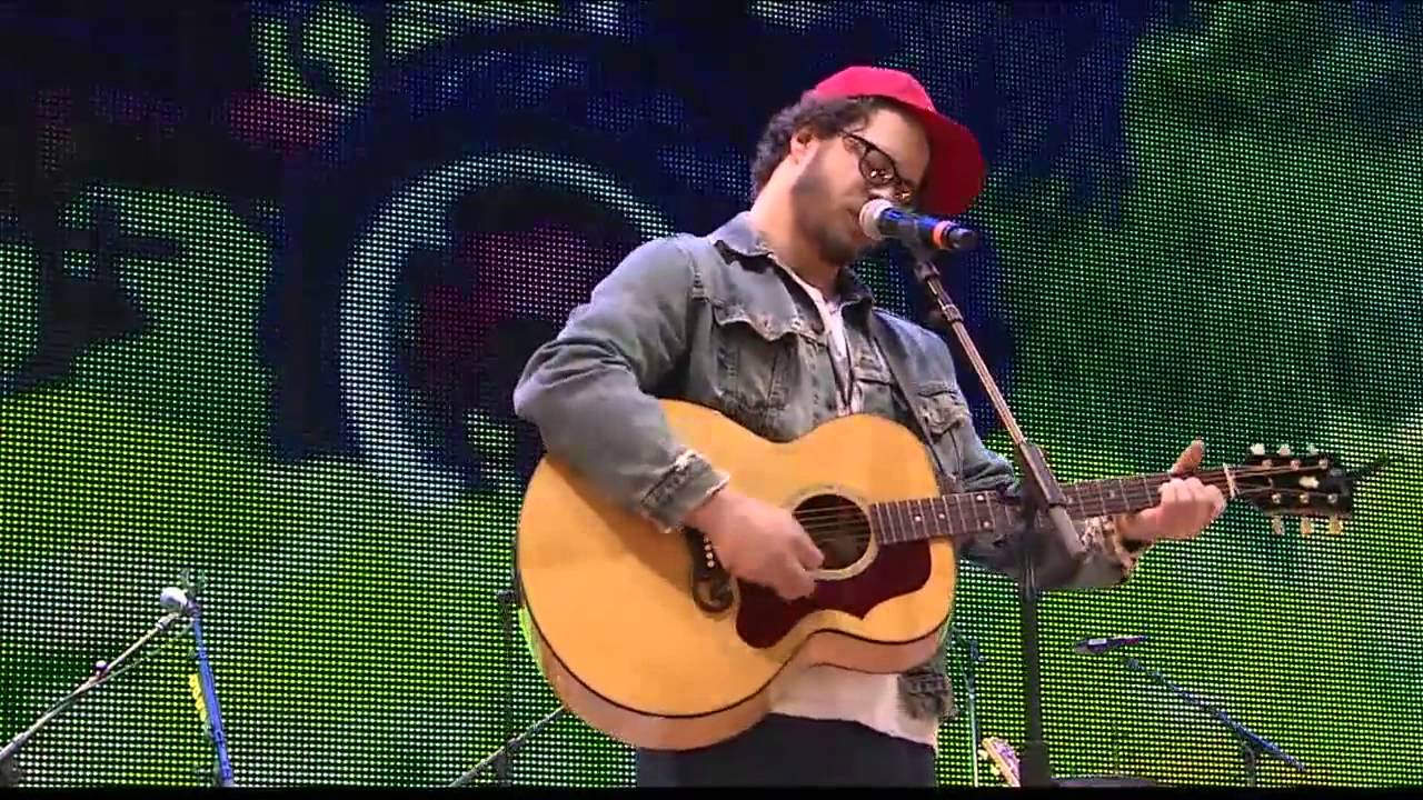 Amos Lee  - A Change is Gonna Come (Live at Farm Aid 2013)