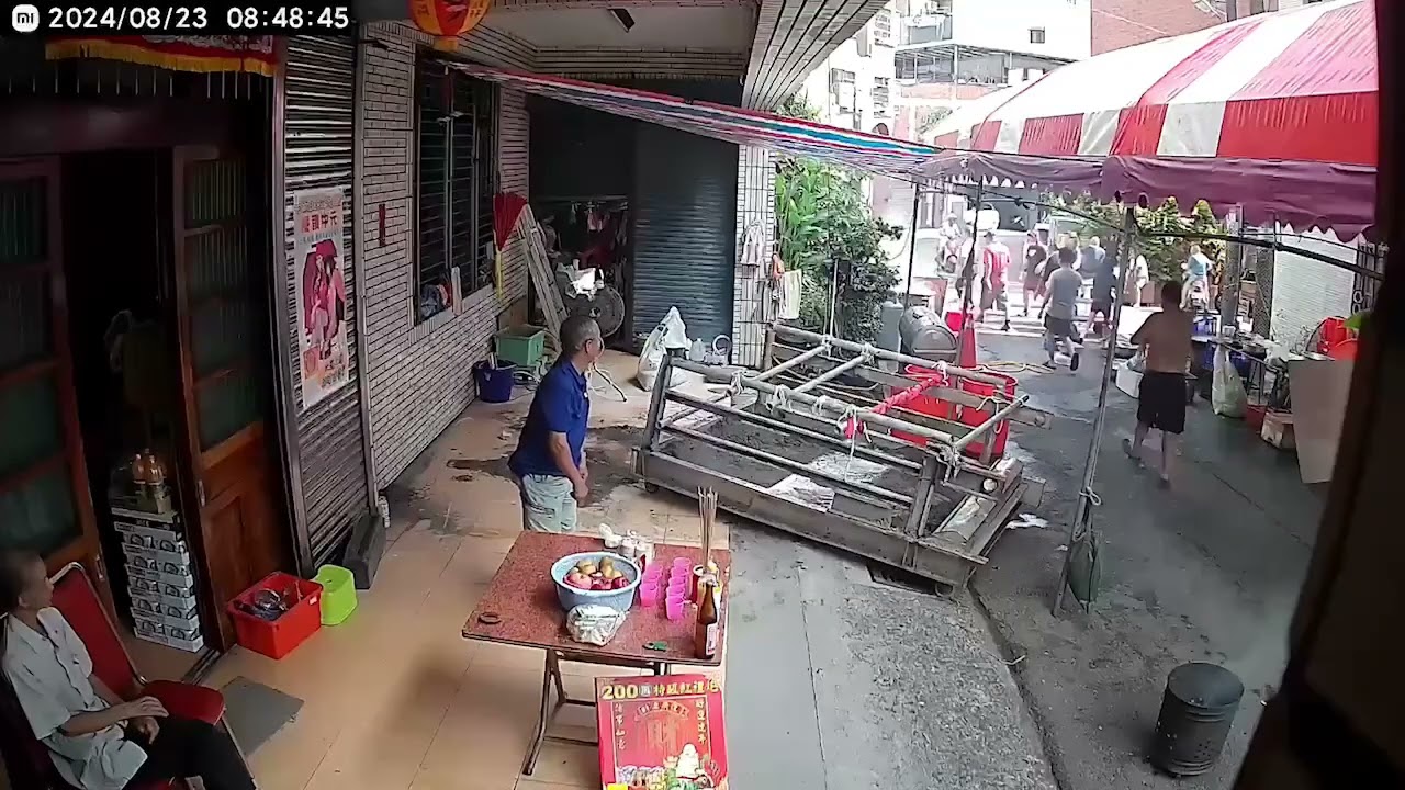 賽神豬 ，真的很神，一個下坡就跑了