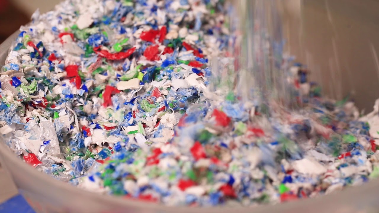 How to Make Recycled Products From Bottle Caps