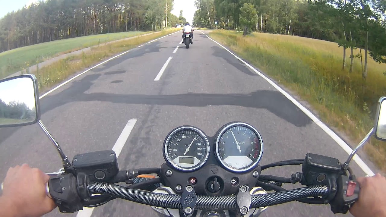 Honda X4 vs Yamaha R1