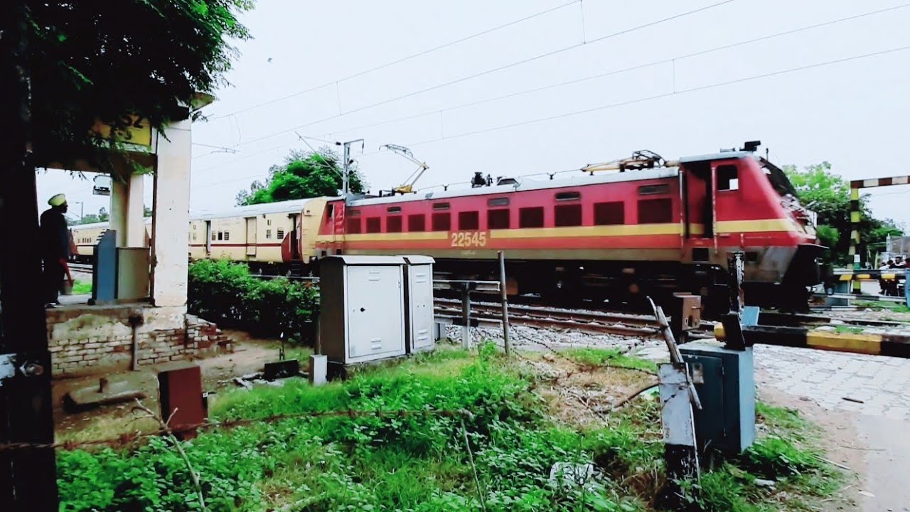 Staf Special Train only 3 Coach Speedy Skip ICF Rake WITH WAP4 kanpur 22545