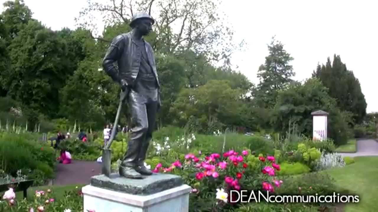 Visiting Kew Gardens, London