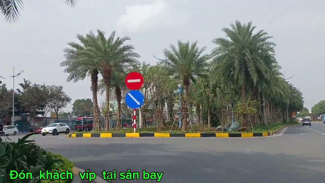 Năm  mới  đi  sân bay  đón  khách  víp  