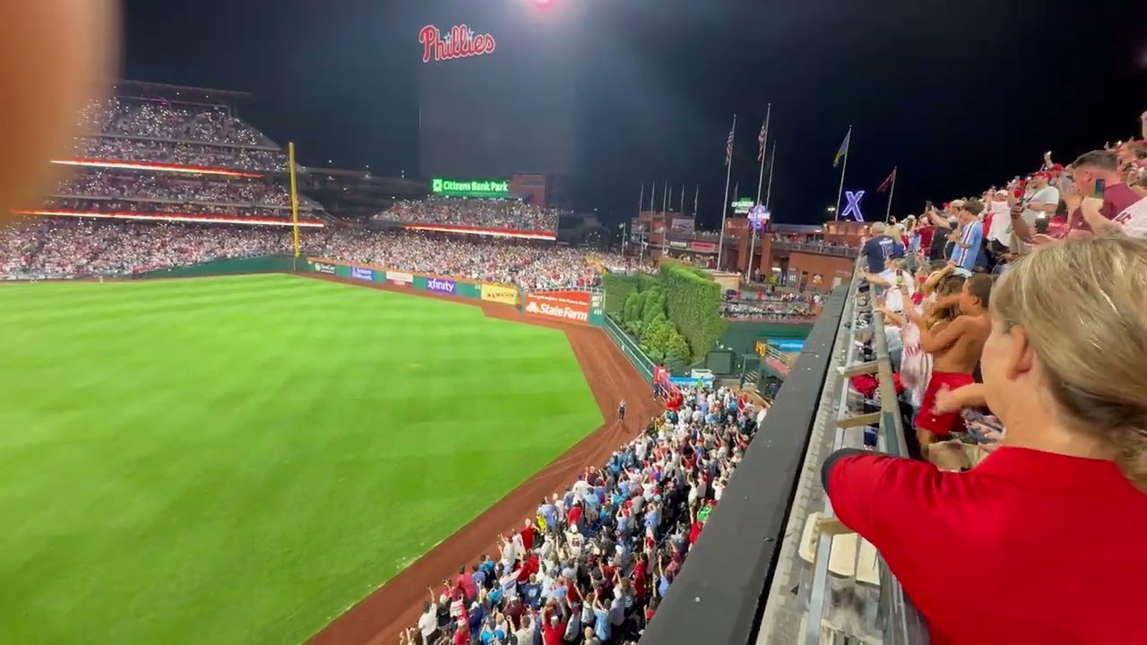 Jhoan Duran’s first Introduction into a Phillies game