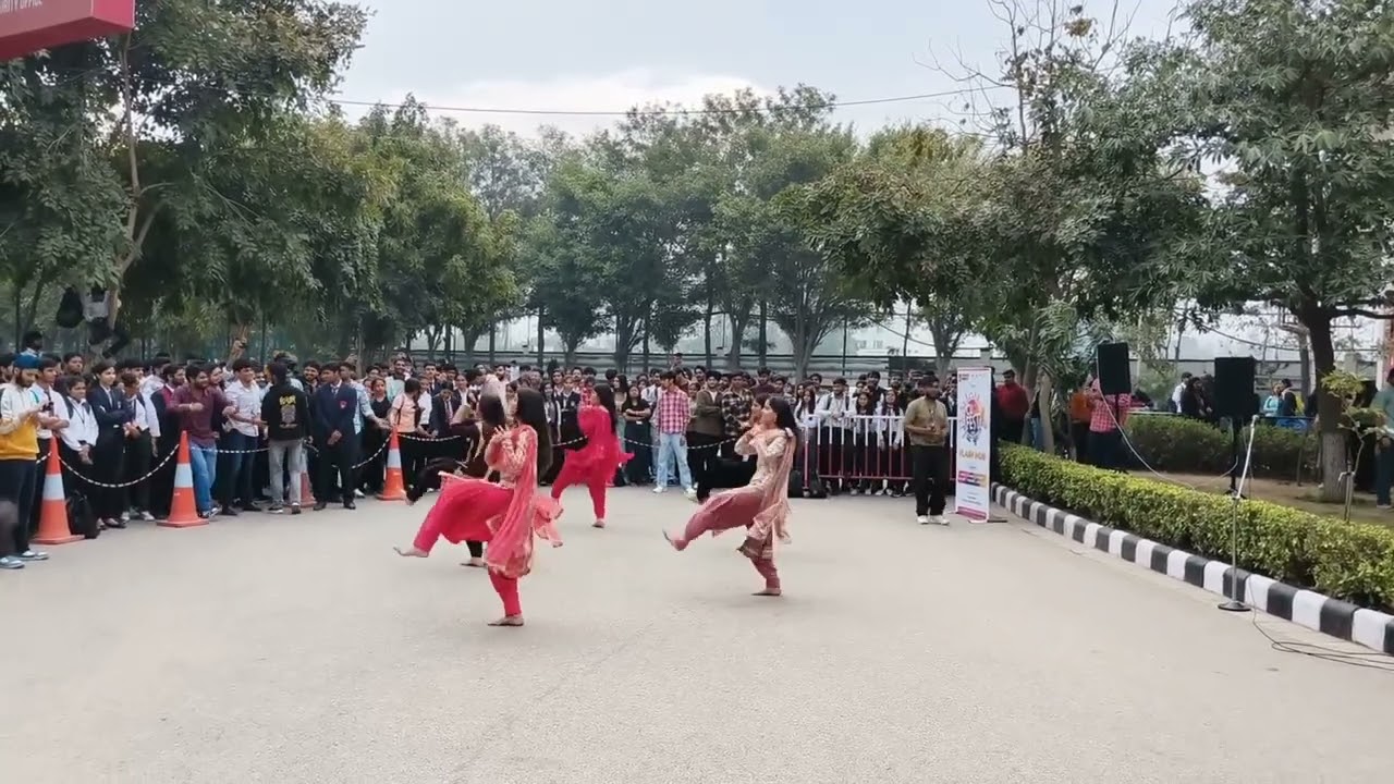 Flash mob 🥳🎉❤️ | Haryanvi dance in Chandigarh University | Cu Fest 🥳 
