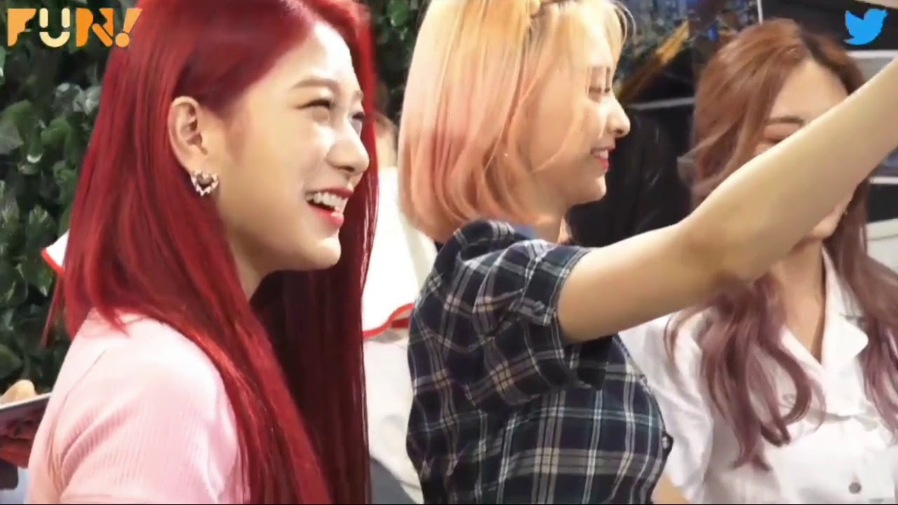 fromis_9 (프로미스나인) call with IZ*ONE's Jo Yuri live on Twitter Blueroom CUT