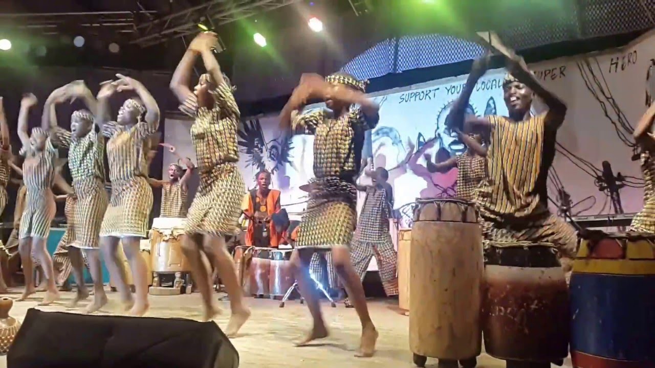 Yoruba Traditional Dance (by Footprints of David) | Pelu Awofeso On The Road