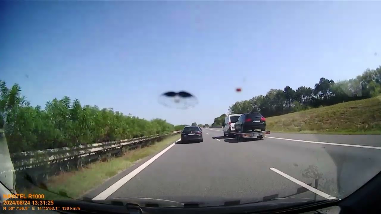 Květináč místo auta,tma nepřítel řidiče,problémy s předností,jízda na červenou,Dashcam 18