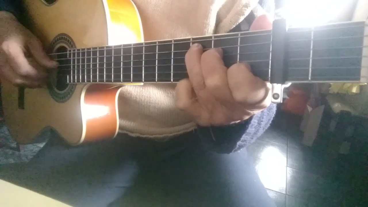 José Larralde,bajo el tinglao, con acordes y canto fácil.