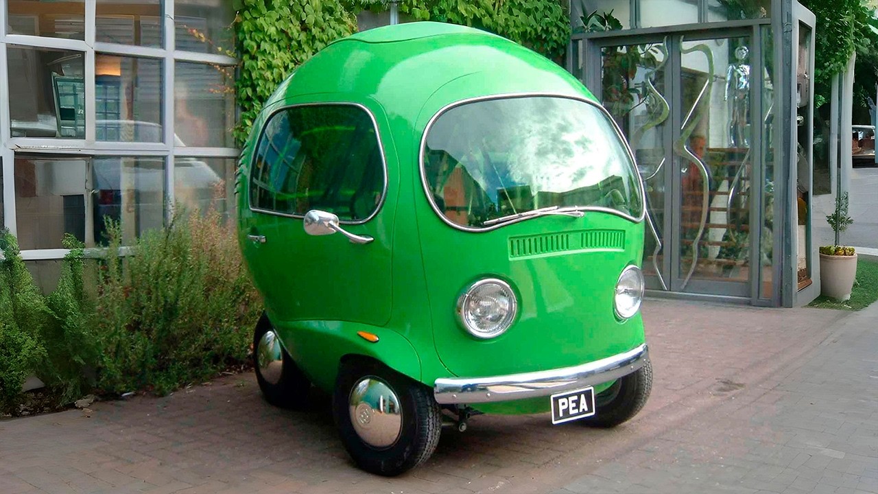 🟢 Birds Eye Pea Car: The Green UFO That Drove Off a Farm Field  💥