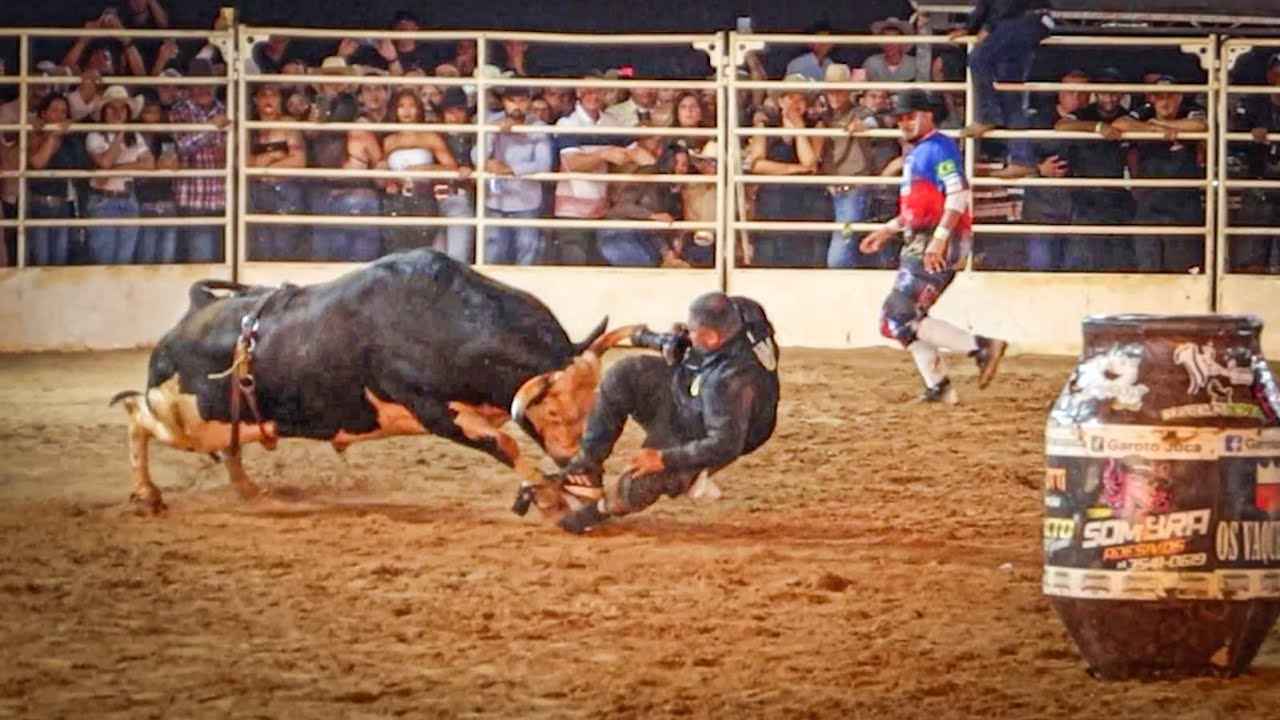 TOURO de 1 MILHÃO de reais pegou FOTÓGRAFO na arena de RODEIO (ACESSO NEGADO da Cia. TM)