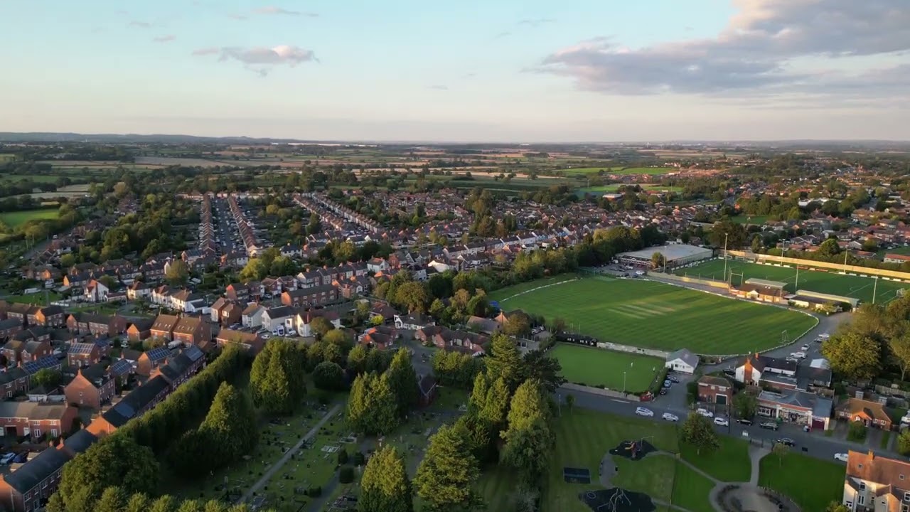 Drone captures Countryside slowly turning into small town - Barwell Leicester - #dronevideo 2023