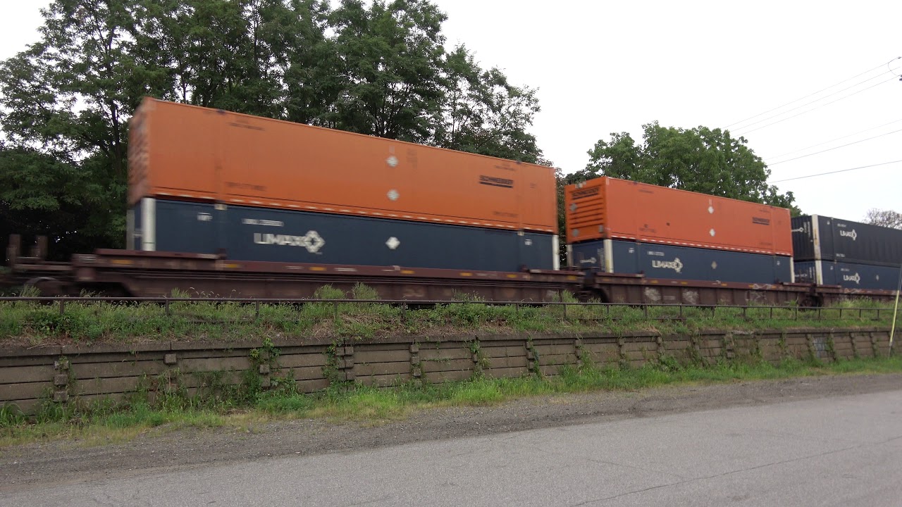 Fast CSX Intermodal Train Heads East 4K