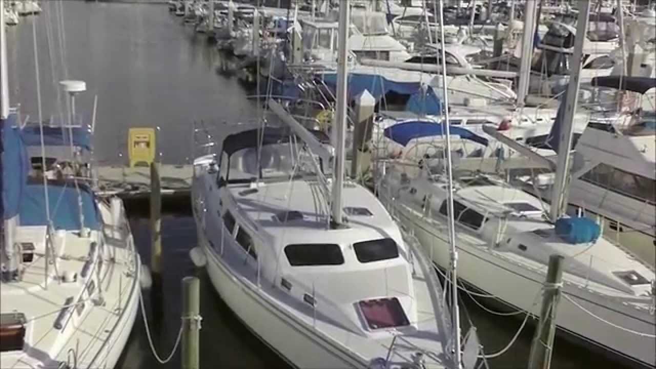 Catalina Morgan 440 Video Walkthrough by Joe Zammataro at Preferred Yachts