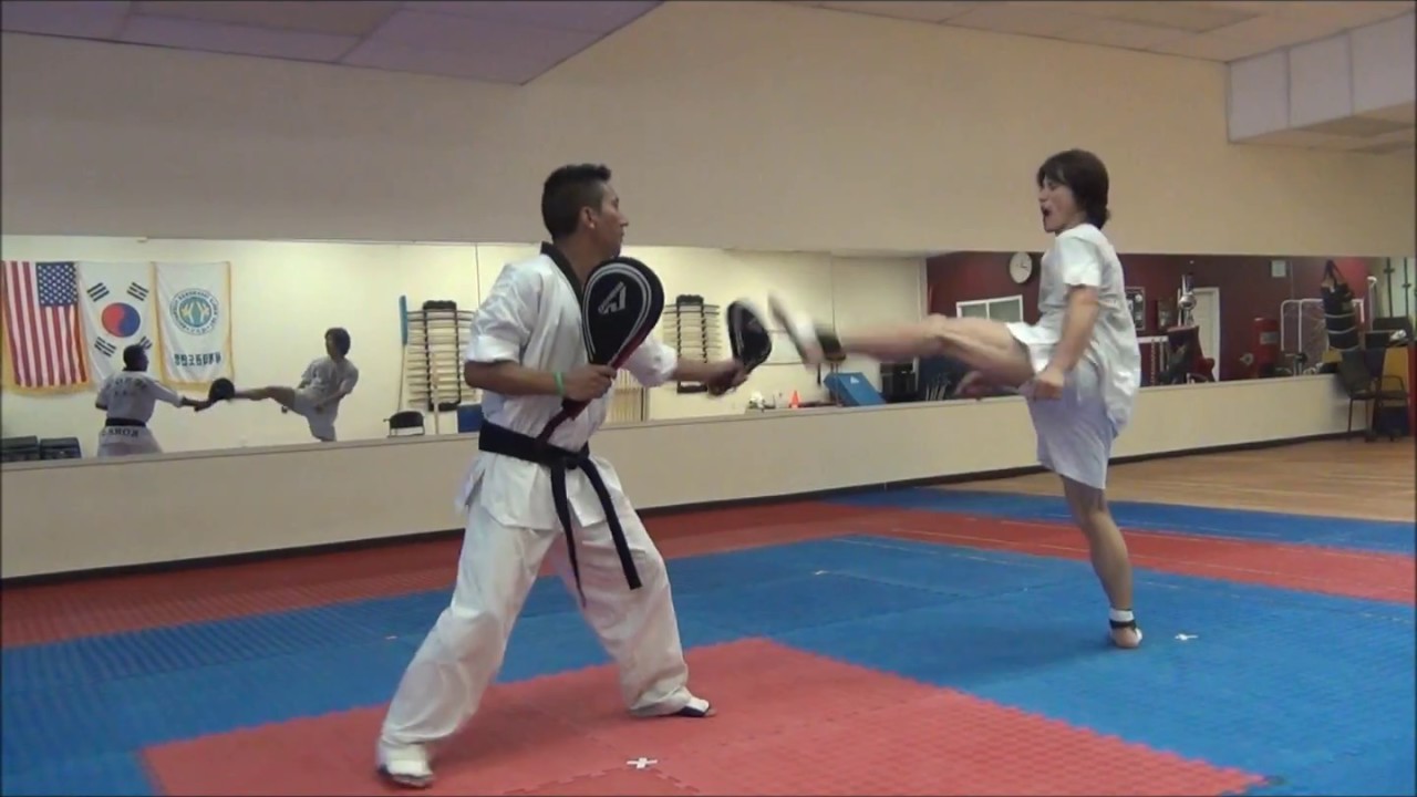 Old School Taekwondo Pad Kicking Combination Drills by 44 years old Korean master
