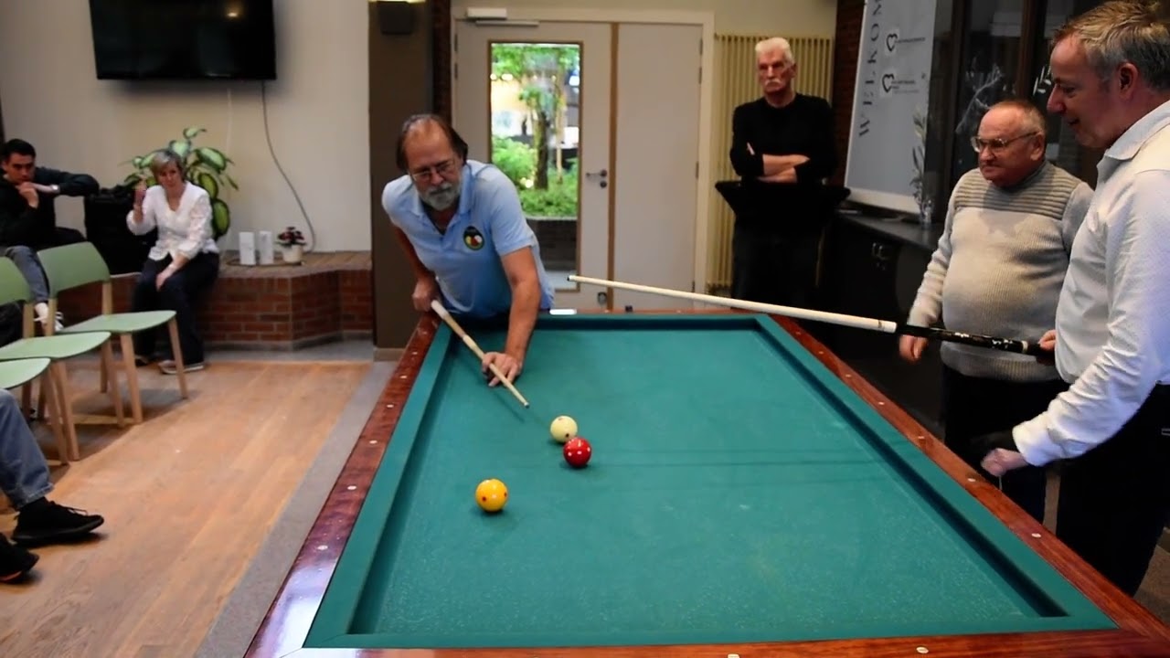 Vijfvoudig wereldkampioen driebanden Dick Jaspers speelt wedstrijd in WZC Sint-Michael
