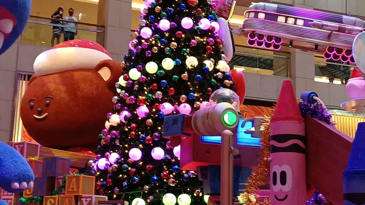 Landmark Christmas decorations in Central