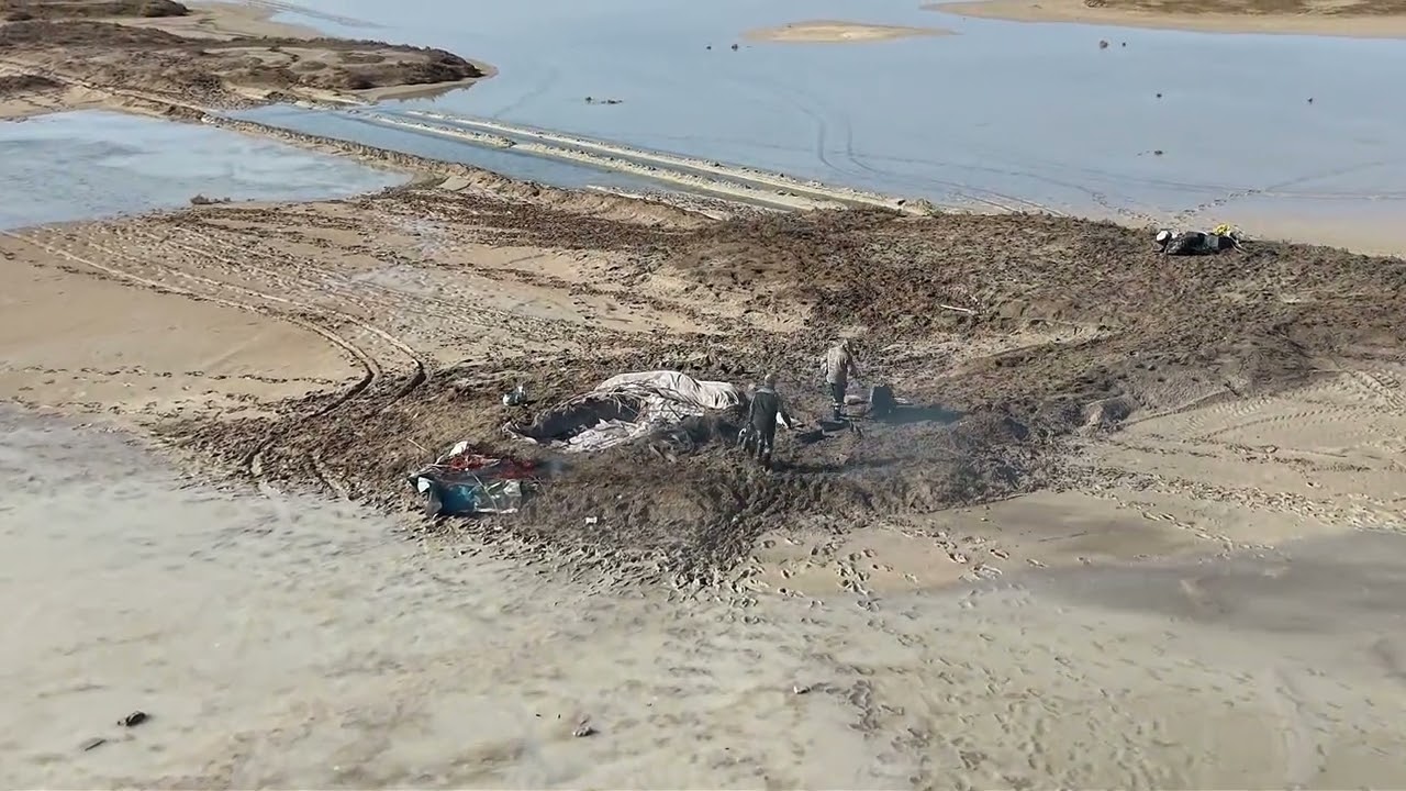 Ka&ccedil;ak avcılar doğa koruma ekiplerine ateş a&ccedil;tı, o anlar dron kamerasında!