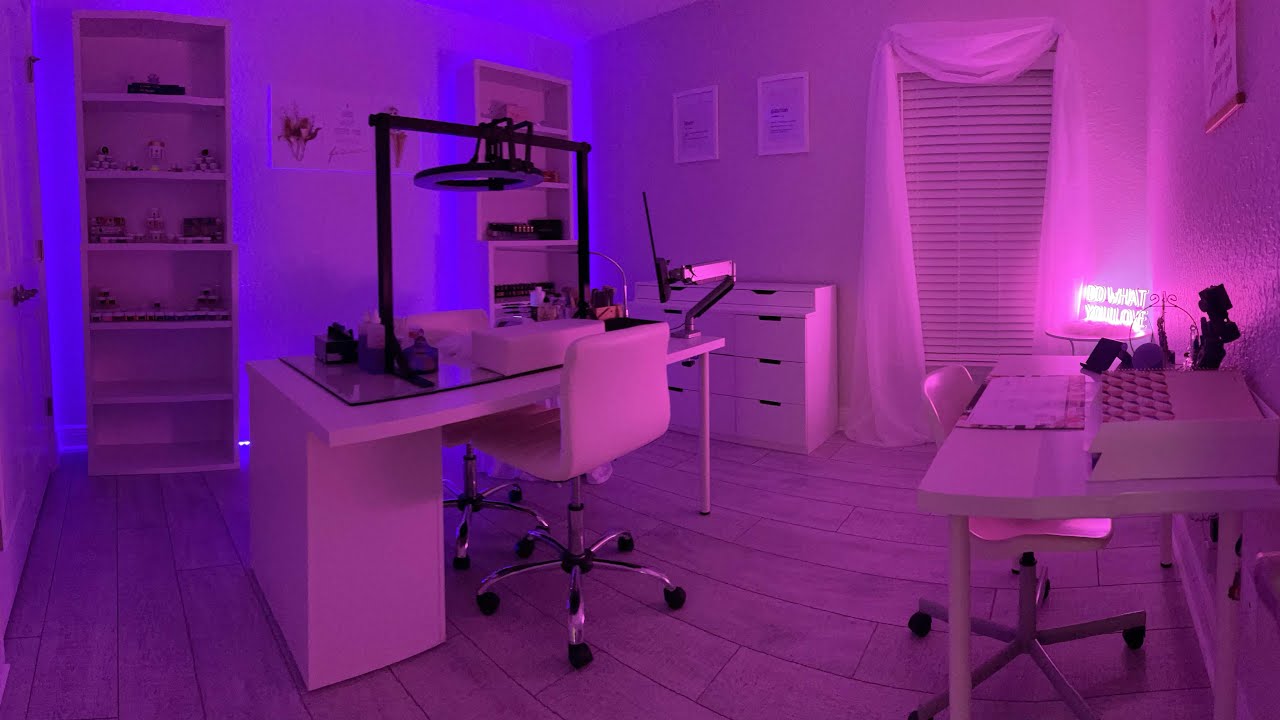 NAIL STUDIO TOUR