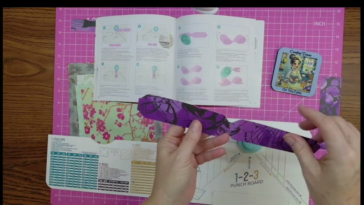 Перфорированный картон We R Makers 1-2-3. Учебное пособие. Инструкции по изготовлению конвертов, ...
