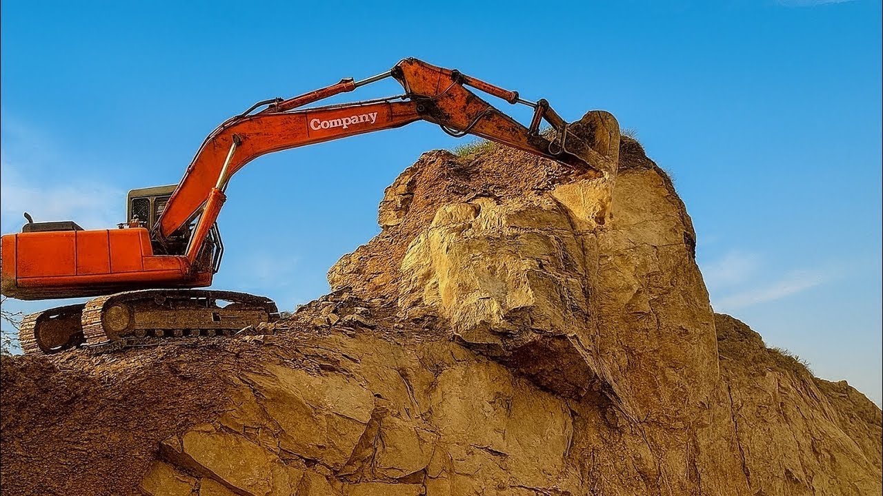 EXCAVATOR OPERATOR VIEW: Humming and Drilling in Action!” #excavators #stonemachinery #sand #mining 