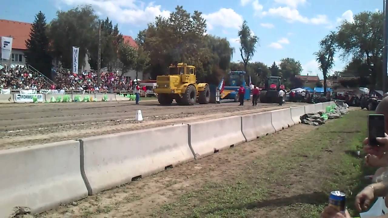Kirovets K-701 tractor pulling Hajdúböszörmény