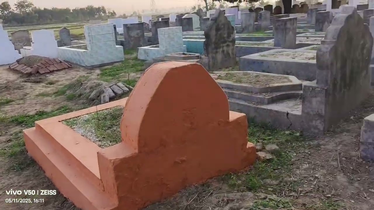 کھوکھر غربی تحصیل گجرات کا مغرب والا قبرستان 