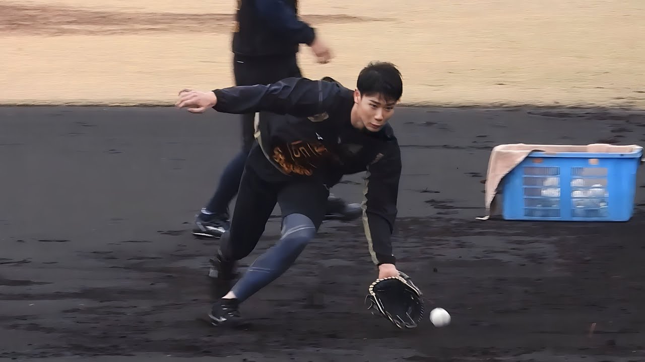 【抜群の守備センス】ドラ3・山田脩也、華麗なハンドリング捌きでノッカーを唸らせる【阪神新人合同自主トレ】2024.1.18
