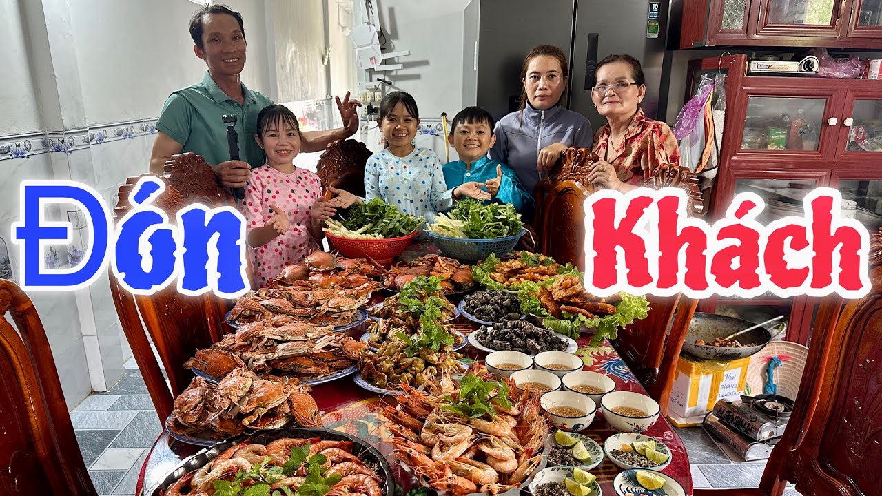 Bộ 4 Đi Chợ Chuẩn Bị Rau Và Nguyên Liệu Để Đón Khách || Vợ Chồng Bé Bỏng || Hải Tí Hon