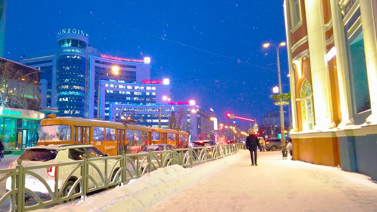 Walking in YEkaterinburg. Вечерний снегопад и центральные улицы города |4K| (January 19, 2026)