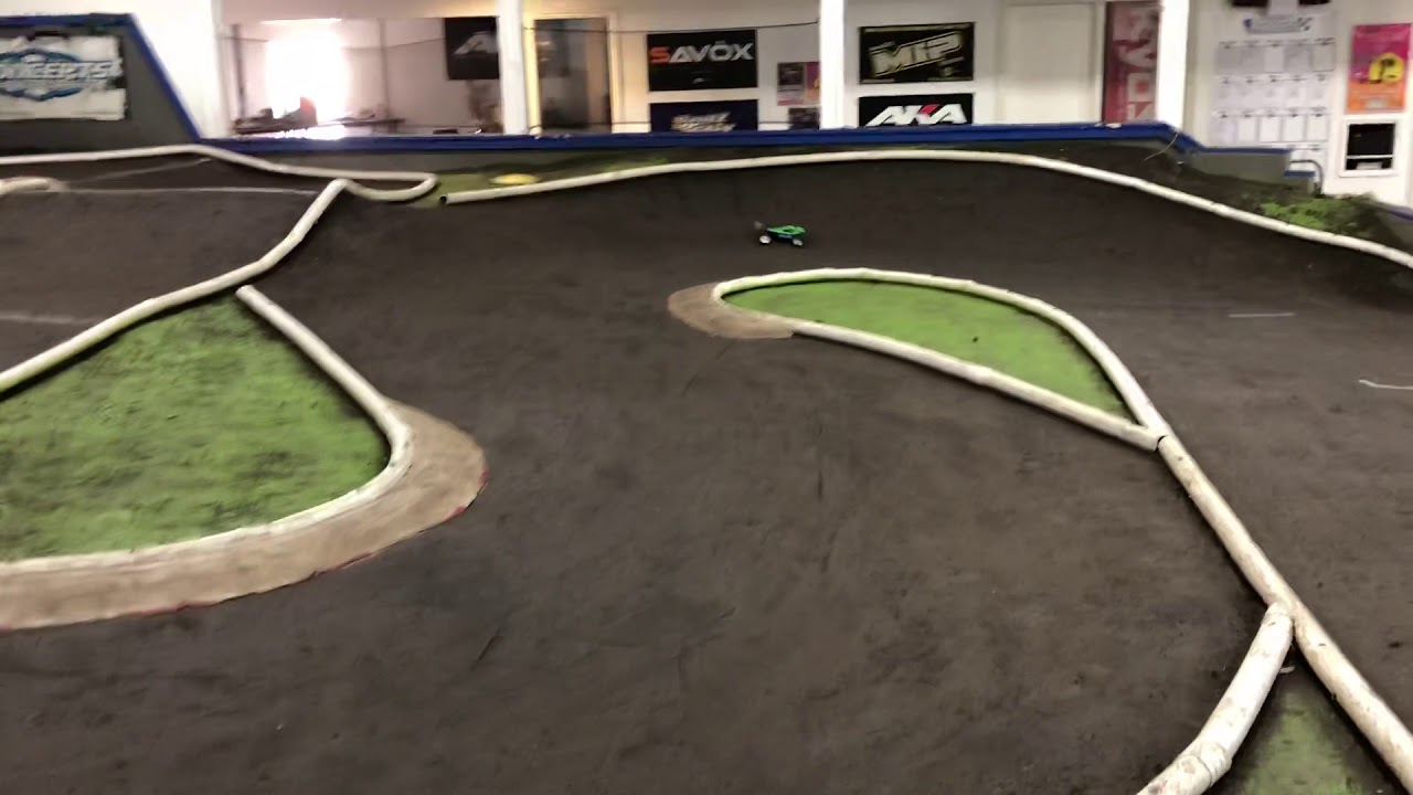 Tekno ET410 first few laps