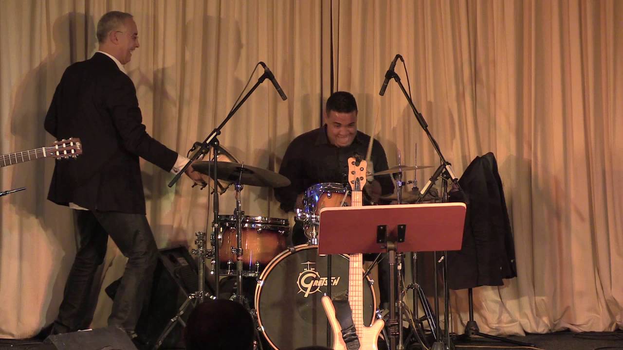 Glenn Robertson - Medley - Montreal, Madelaine, Quando Quando LIVE at Kaleidoscope Cafe!