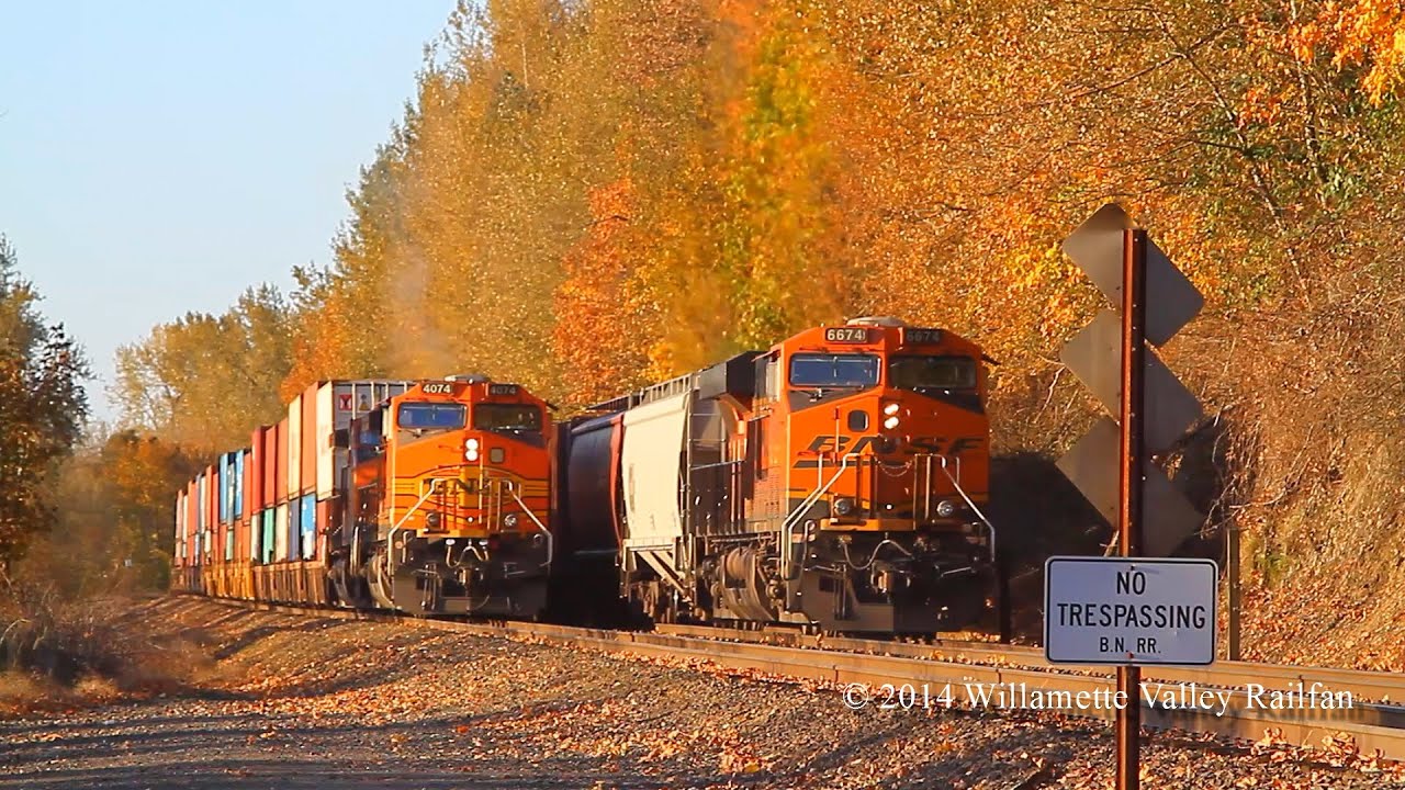 Fall colors, Unit Trains & Greensteins: Railfanning the BNSF Seattle Sub - Volume 1