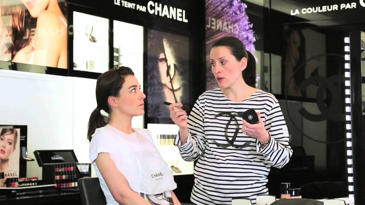 Leçon de maquillage by Chanel