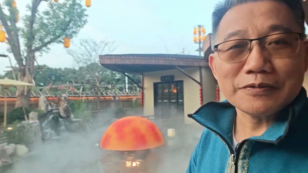 距離惠州仲愷城中心不到10分鐘車程，來到近效村莊無論露天茶室、食肆、廣埸農莊處處顯現惠州的歷史文化旅遊特色。晚上特式食肆中庭歌舞直播表演中。與大家分享。