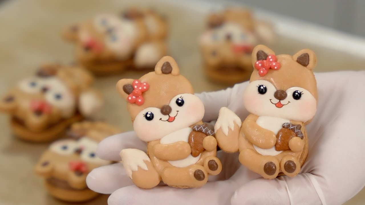 Fall, Sooo adorable Fox & Acorn Macarons!